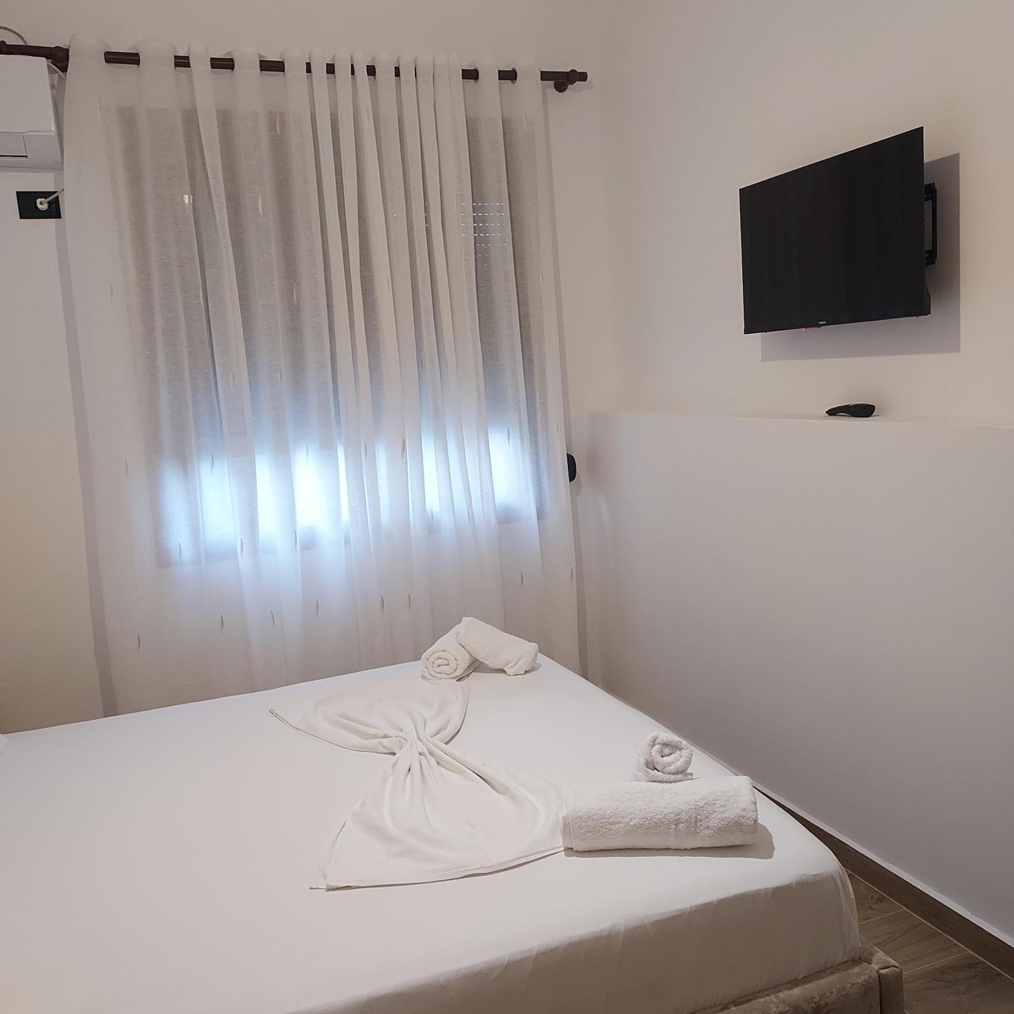 Guesthouse فلورا المظهر الخارجي الصورة