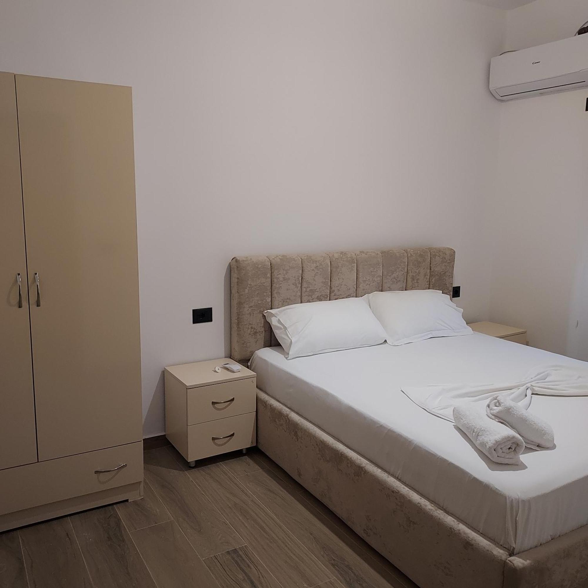 Guesthouse فلورا المظهر الخارجي الصورة