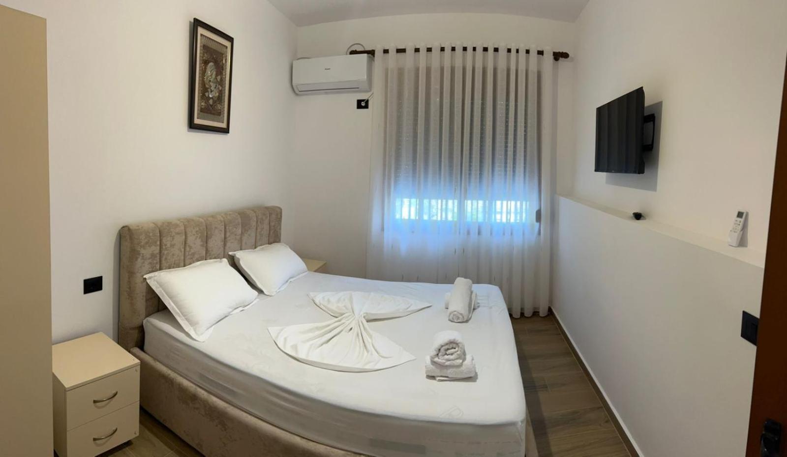 Guesthouse فلورا المظهر الخارجي الصورة
